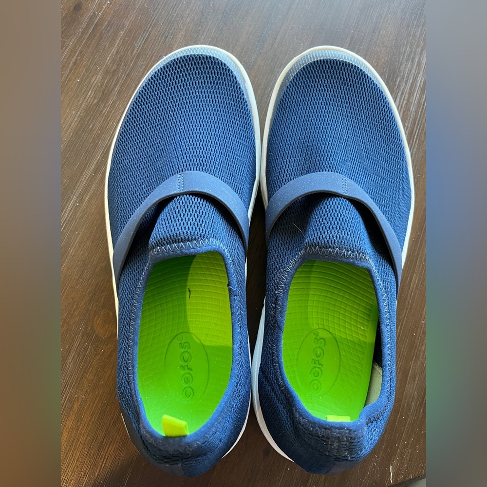 Women’s OOFOS OOmg Blue and White Sneakers